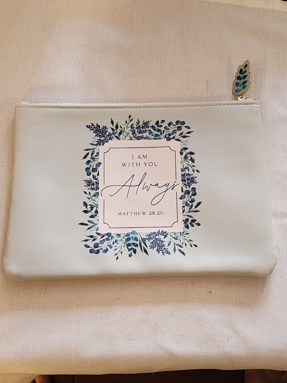 Vinyl Floral Zip Cosmetic Bag - Cream with Blue Print